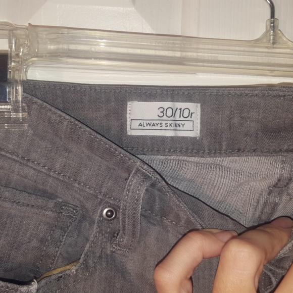 GAP 1969 Jeans - Picture 3 of 5